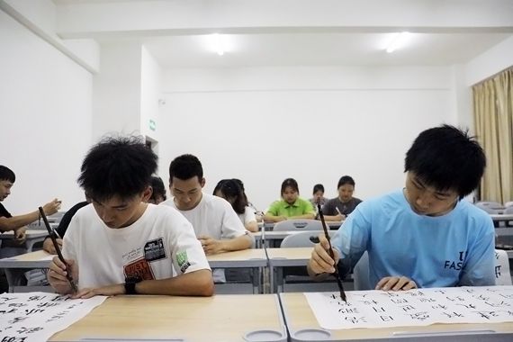 书法比赛现场 重庆智能工程职业学院供图  华龙网发