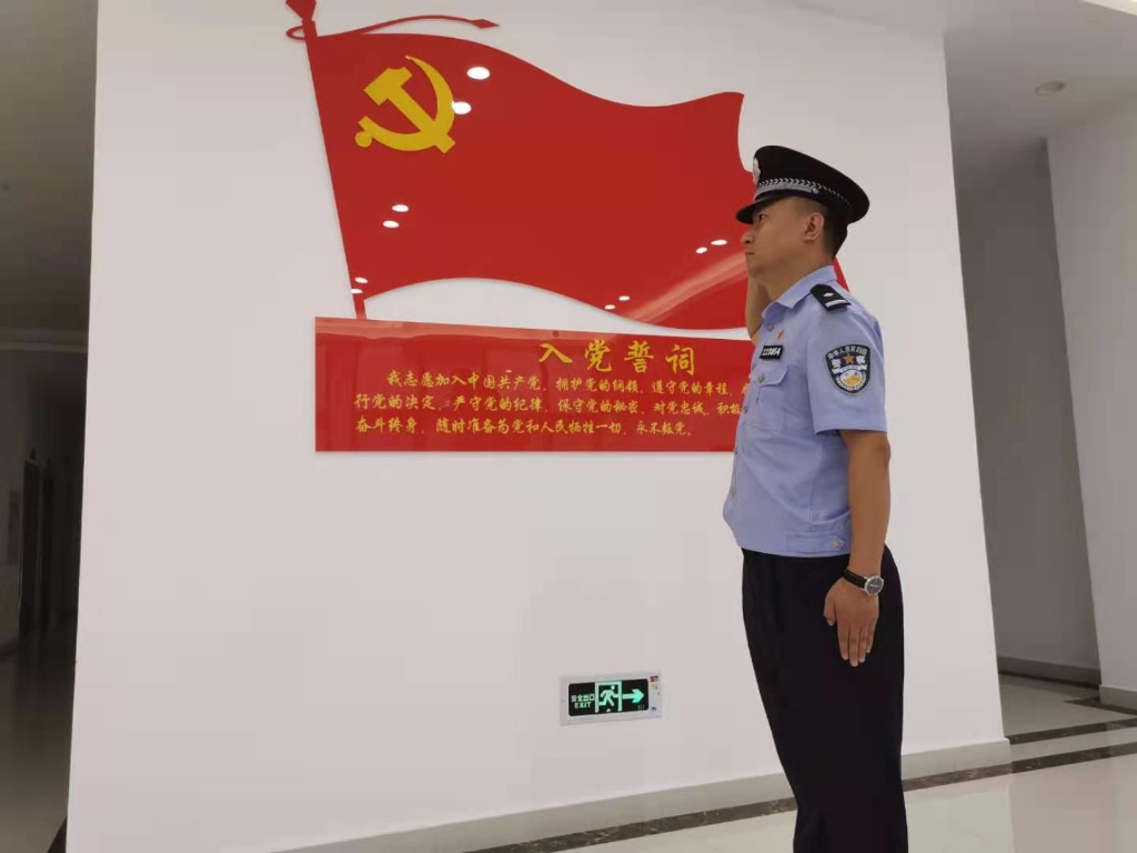 张伟 重庆市公安局禁毒总队供图 华龙网发