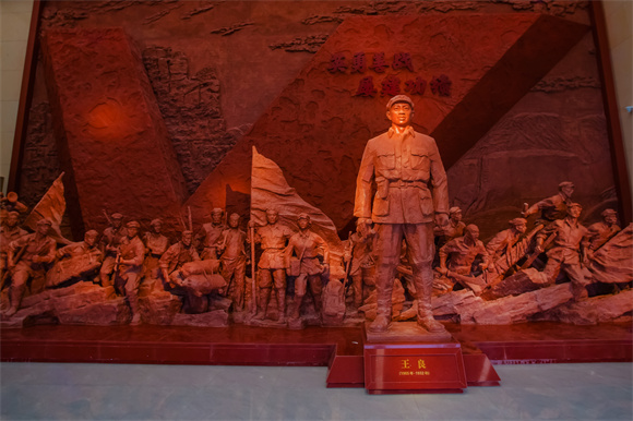 革命烈士王良雕像。通讯员 陈星宇 摄