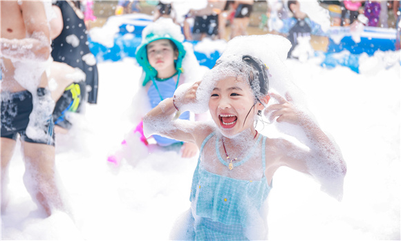 2、儿童可免费玩重庆玛雅海滩水公园。重庆玛雅海滩景区 供图
