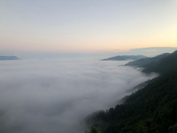 酉阳：苍岭镇出现云雾景观