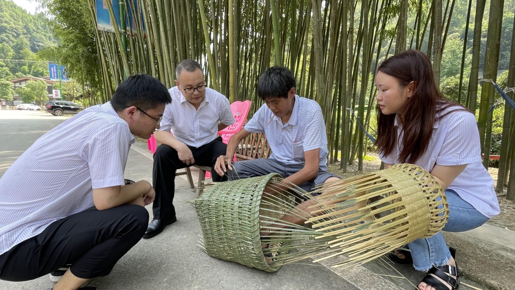 学习竹编技艺