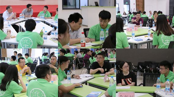 模拟复试现场师生积极交流讨论 重庆理工大学供图 华龙网发