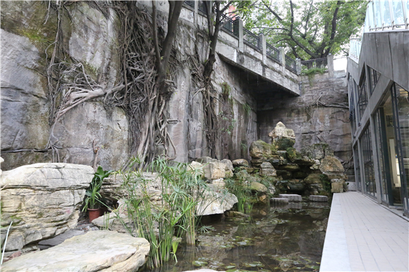 学校水景景观。重庆市第三十七中学校供图 华龙网发
