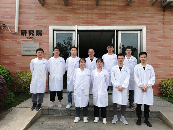 化工学子在浙江永太科技公司实习合影