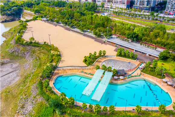 2阳光沙滩建成后成为儿童的乐园。云阳县委宣传部供图 华龙网发
