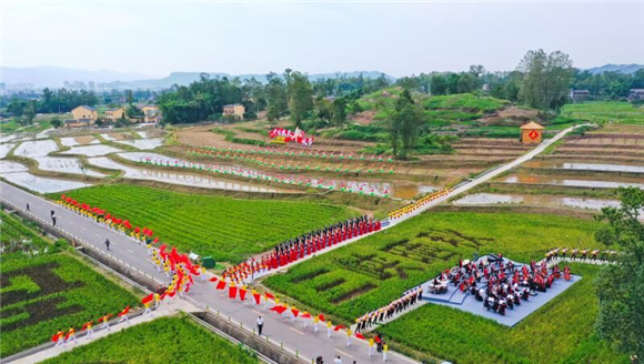 9月23日，2021年中国农民丰收节暨第四届长江三峡（梁平）晒秋节活动现场。通讯员 熊伟 摄