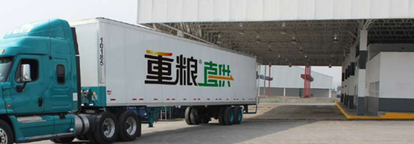 重庆粮食集团到直供车到大米加工企业收粮。重庆粮食集团供图