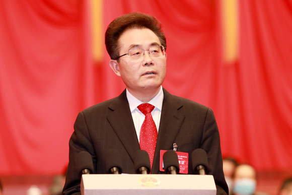 王越作关于《重庆市人民代表大会议事规则（修订草案）》的说明
