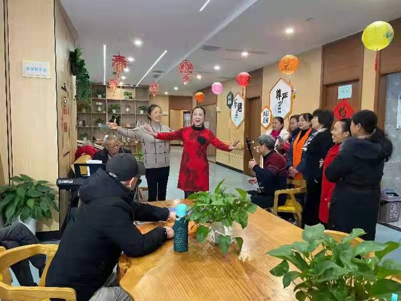 学府悦园公租房养老服务中心服务公租房老年群体。 市公租房管理局供图 华龙网-新重庆客户端 发 WechatIMG128