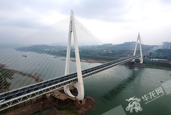 001：1月24日零时，白居寺长江大桥建成通车。华龙网-新重庆客户端记者 张质 摄
