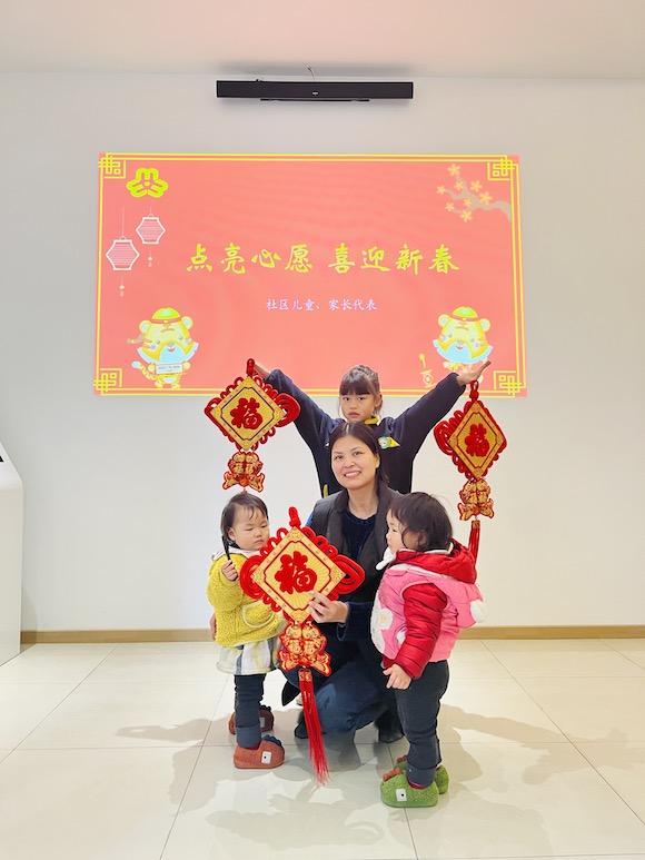 家庭代表幸福合影。沙坪坝区妇联供图 华龙网发