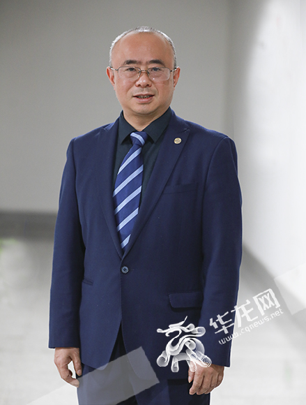 重庆市人大代表、重庆奎龙律师事务所主任 刘召奎。华龙网-新重庆客户端首席记者 李文科 摄
