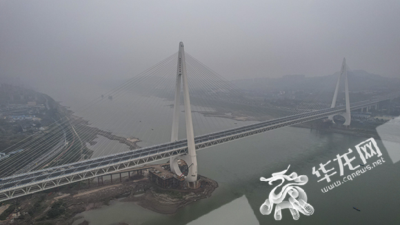 白居寺长江大桥即将迎来完工通车。华龙网-新重庆客户端 首席记者 李文科 摄