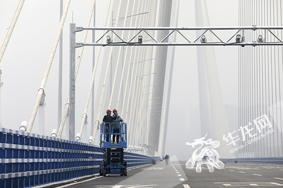 白居寺长江大桥项目已进入到收尾阶段。华龙网-新重庆客户端 首席记者 李文科 摄
