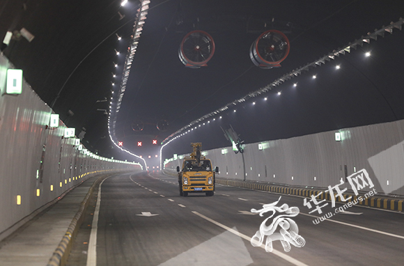 两江新区龙兴隧道项目即将竣工通车。华龙网-新重庆客户端 首席记者 李文科 摄