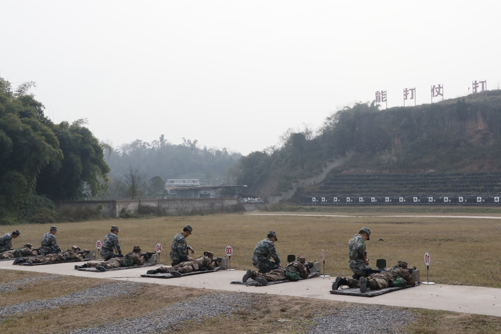 2轻武器射击。铜梁区人武部供图 华龙网-新重庆客户端 发