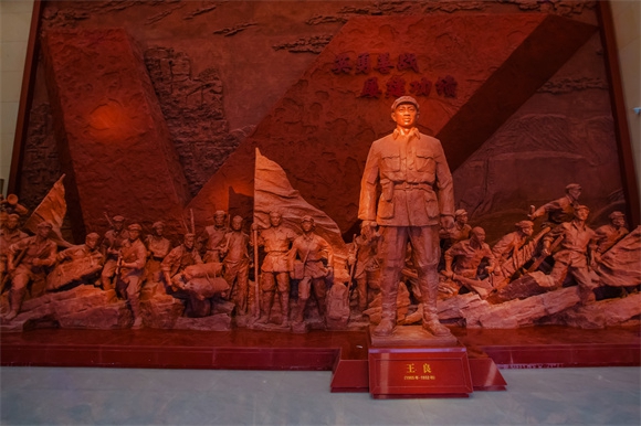 6革命烈士王良雕像。特约通讯员 陈星宇 摄
