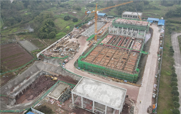 重庆公路物流基地再生水厂扩建工程加紧建设中。花溪河综合整治项目部供图