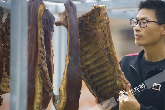 3腊肉成为长连村的特色产业。华龙网-新重庆客户端 沈杨 摄