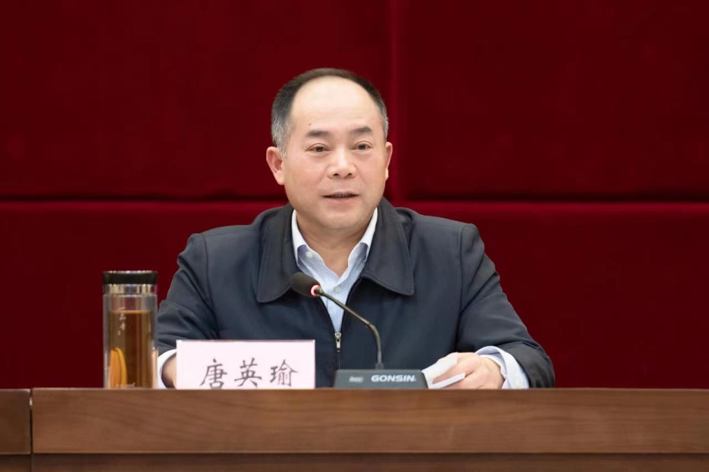 重庆市市场监管局党组书记、局长唐英瑜。