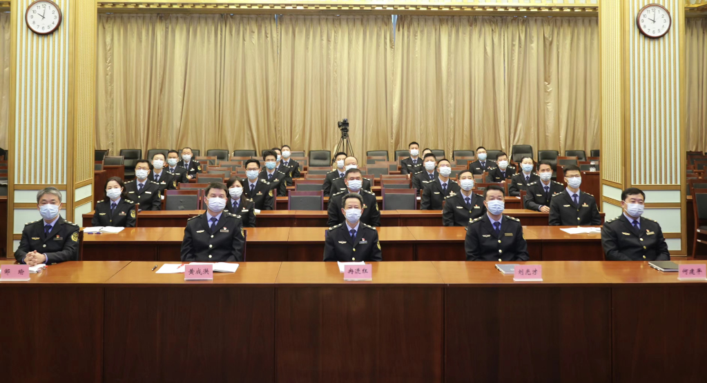 重庆市应急管理局集中收看中国共产党第二十次全国代表大会开幕会现场。重庆市应急管理局供图