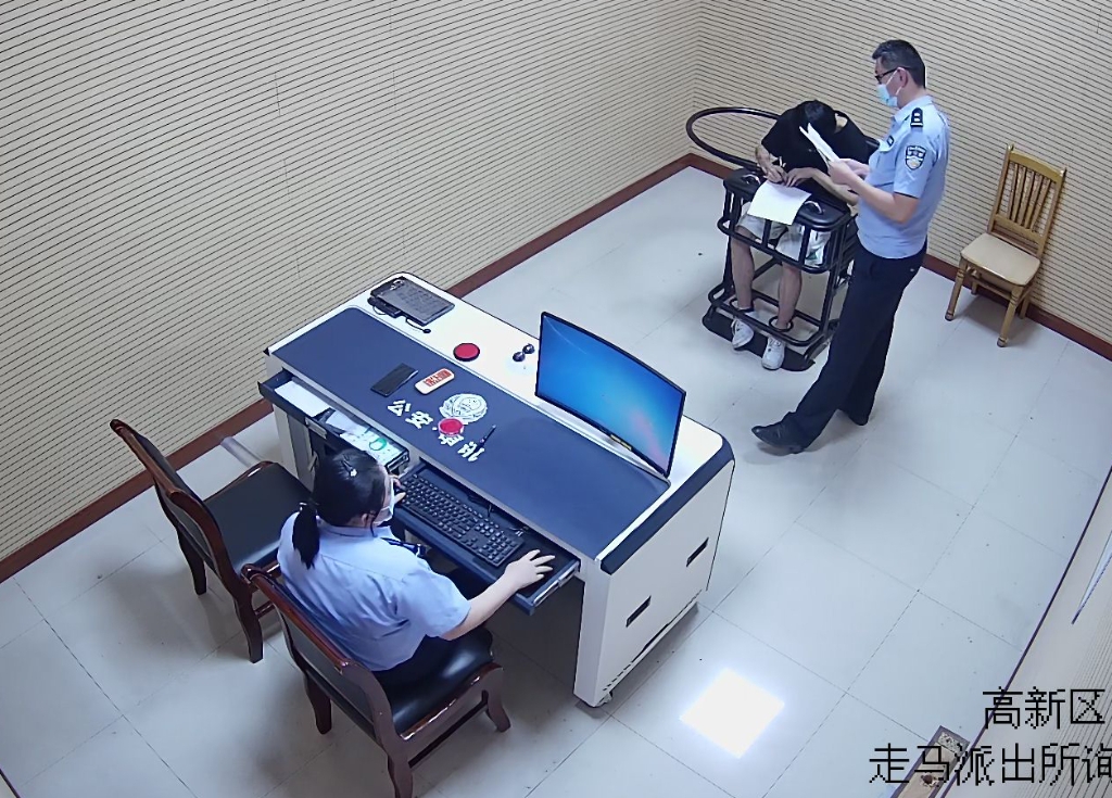 2陈某交代当年自己从事网络诈骗的经过。重庆高新区警方供图