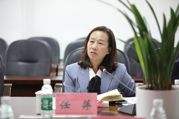 1民族中学党委书记任萍讲话 学校供图 华龙网发