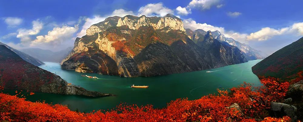 巫山巫峡•神女景区绚烂秋色。巫山县文化和旅游发展委员会供图