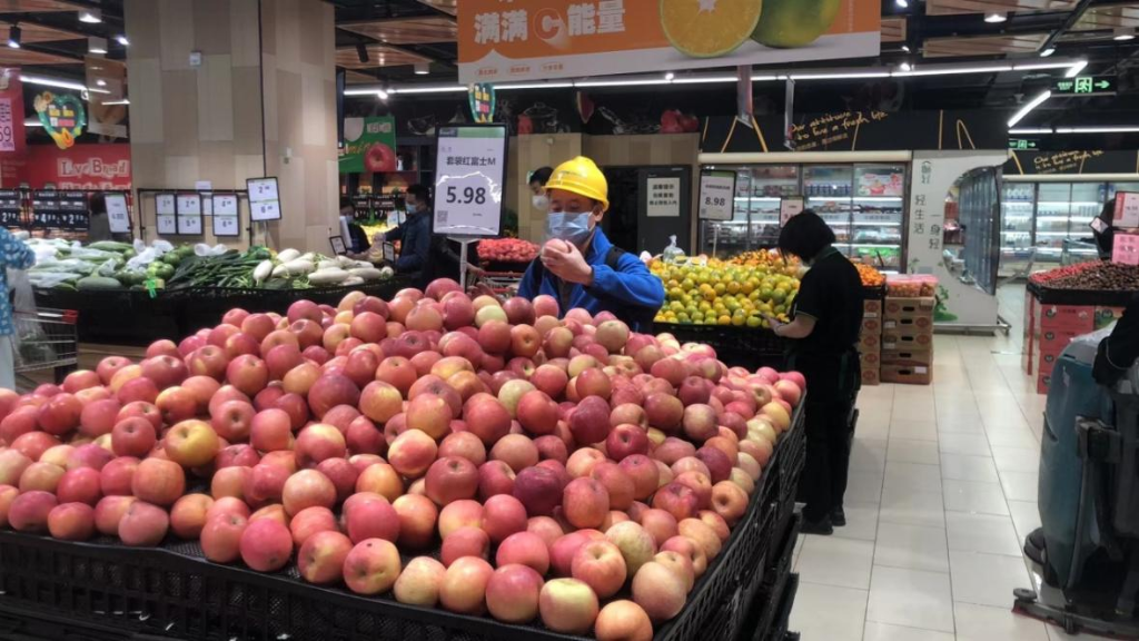 超市物资充足。两江新区现代服务业局供图
