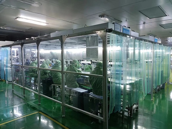 博硕光电900多名员工在岗有序生产。企业供图