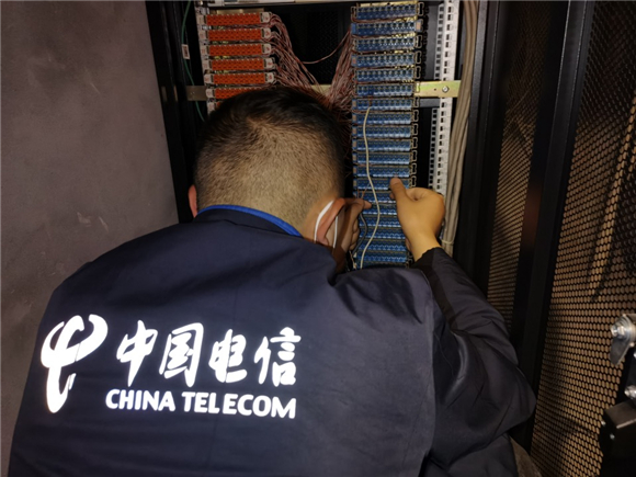 电信人员保障网络需求。中国电信重庆公司供图 华龙网发