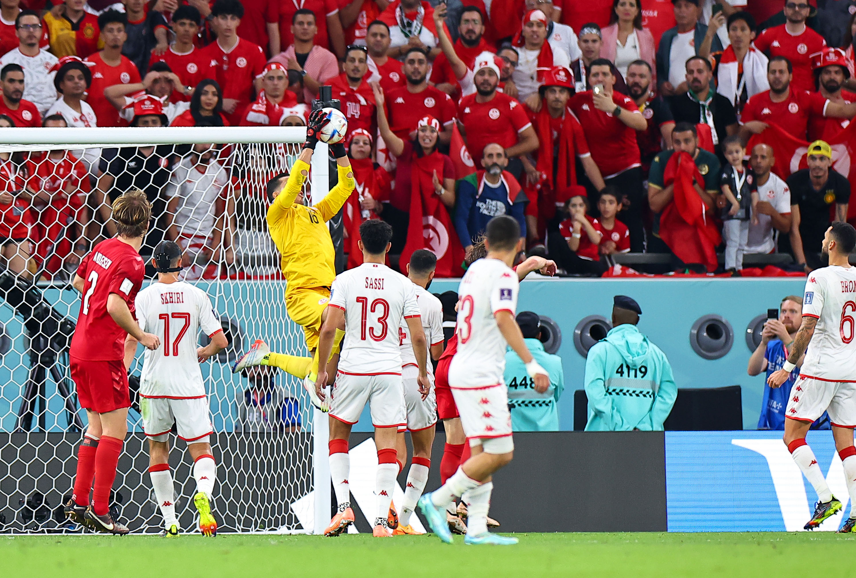 一场闷平！丹麦、突尼斯交出本届世界杯首张白卷