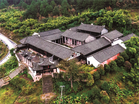 悟惑寺全景。记者 李达元 摄 悟惑寺全景。记者 李达元 摄