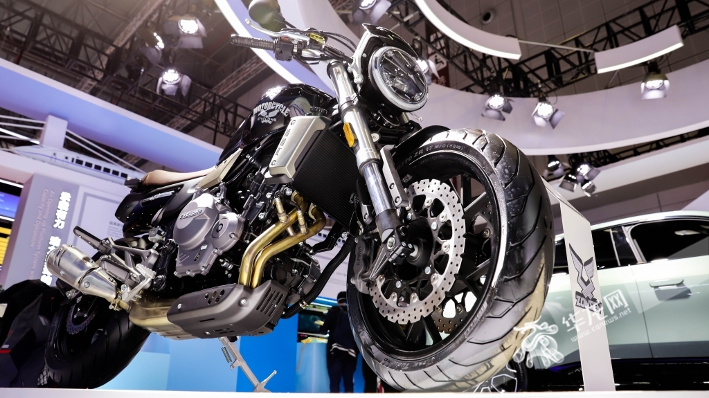宗申集团最新款的复古摩托车RE560