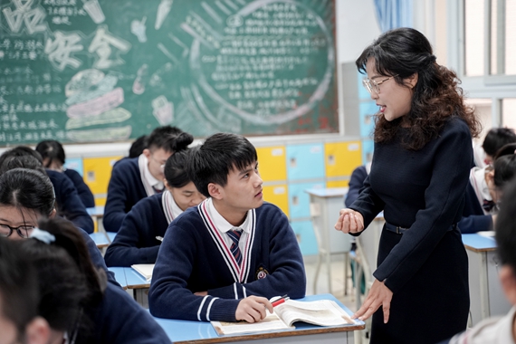 3、孟春容指导学生。受访者供图 华龙网发 3、孟春容指导学生。受访者供图 华龙网发