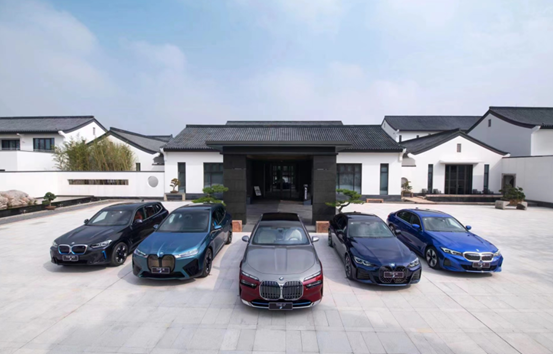 宝马集团电动化家族。 宝马供图 华龙网发 宝马集团电动化家族。 宝马供图 华龙网发