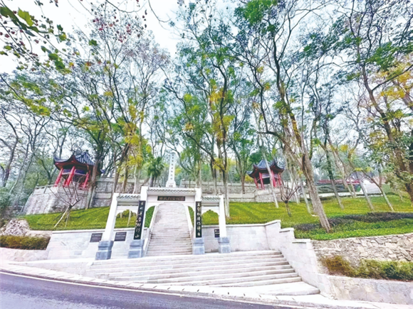 经过提档升级后的南泉烈士陵园恢复对外开放。南温泉旅游发展中心供图