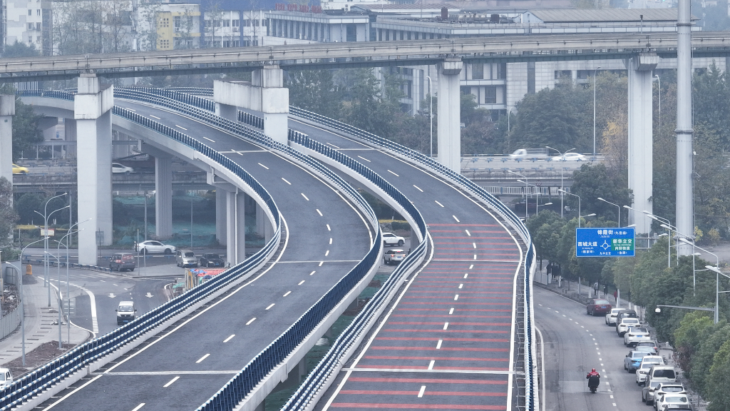 新九中路今日通车。城投建设公司供图