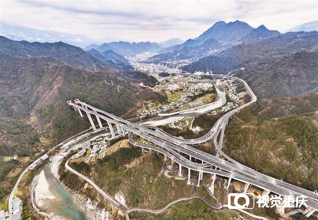 重庆实现县县通高速公路1
