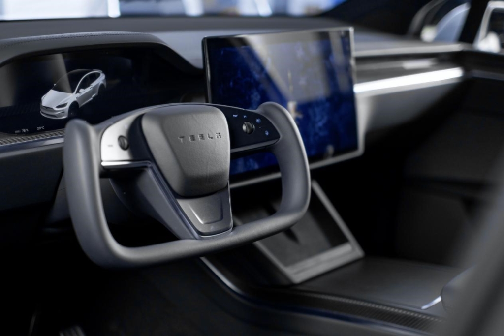 Model X Plaid的未来集成方向盘 张世钊摄 华龙网发