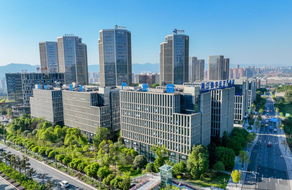 瞄准智能网联汽车 重庆两江新区发布30个智慧城市建设应用场景清单