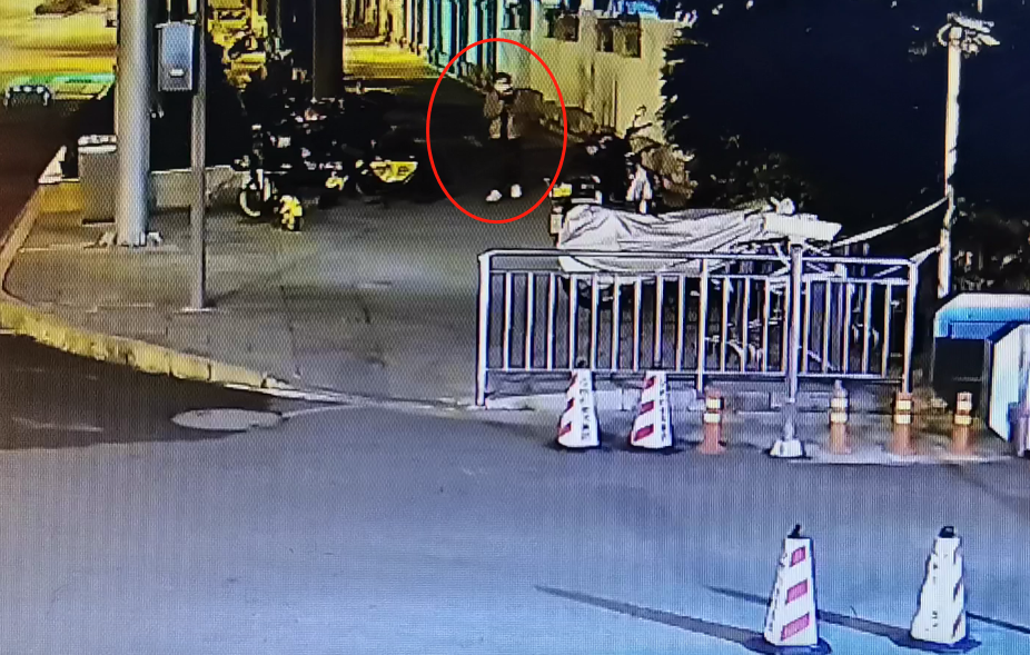 2民警通过公共视频找到了小彭的踪迹。重庆高新区警方供图