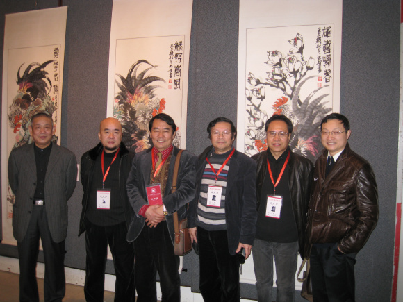 2010与张志民、方土、林木、袁武、張伟民在香港美术馆第三届中国画学术论坛梅忠智作品前