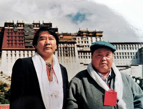 梅忠智与刘文西2000年主持文化部全国著名画家西藏采风活动