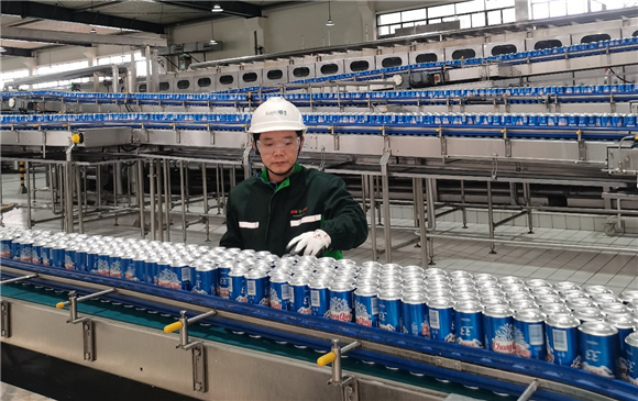 重庆啤酒生产线 重庆啤酒供图 华龙网发