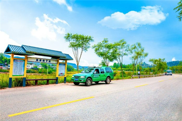 “四好农村路”成为群众的小康路、致富路和幸福路。通讯员 吴鑫袁 供图 “四好农村路”成为群众的小康路、致富路和幸福路。通讯员 吴鑫袁 供图
