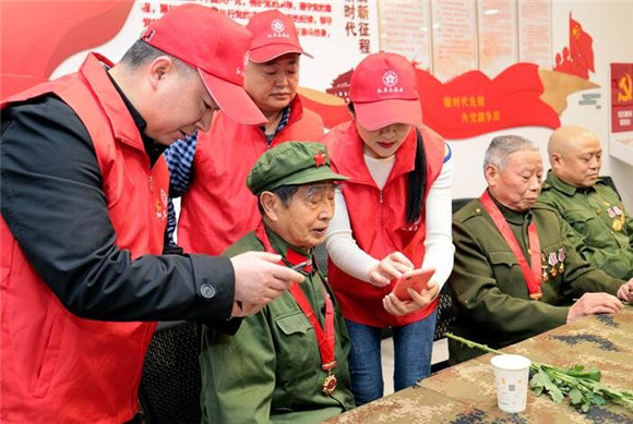 沙坪坝区志愿者教退役军人网上祭扫方式。重庆市退役军人事务局供图 华龙网发