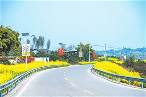 吉何路升级改造，带动沿线镇街农业产业发展加快。永川区交通局供图