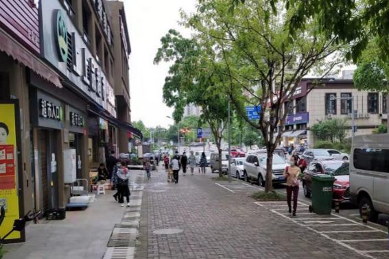 重庆高新区虎溪街道回应关切游摊整治亮化城市形象